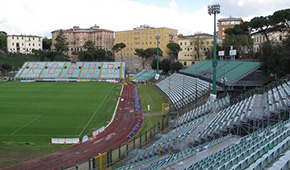 Stade Artemio Franchi (Sienne) vu des tribunes